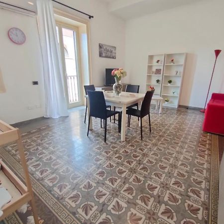 דירות Casa Lia Al Centro Di פלרמו מראה חיצוני תמונה